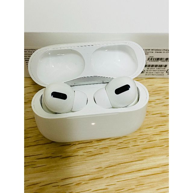 美品 Apple Airpods pro ワイヤレス充電器ケース 新品イヤホン