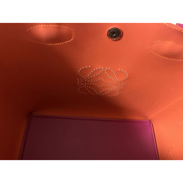LOEWE(ロエベ)のロエベ レオ　ハンドバッグ  ショルダートートバッグ レザー ピンクオレンジ レディースのバッグ(トートバッグ)の商品写真
