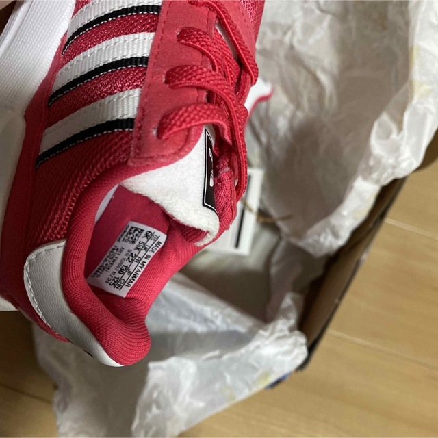 adidas(アディダス)のアディダス スニーカー ベビー キッズ 13cm キッズ/ベビー/マタニティのベビー靴/シューズ(~14cm)(スニーカー)の商品写真