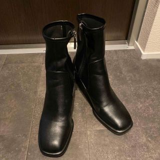 ザラ(ZARA)のZARA メタリックヒールショートブーツ　38(ブーツ)