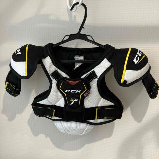 シーシーエム(CCM)のアイスホッケー　ショルダー　CCM TACKS YTH LARGE(ウインタースポーツ)