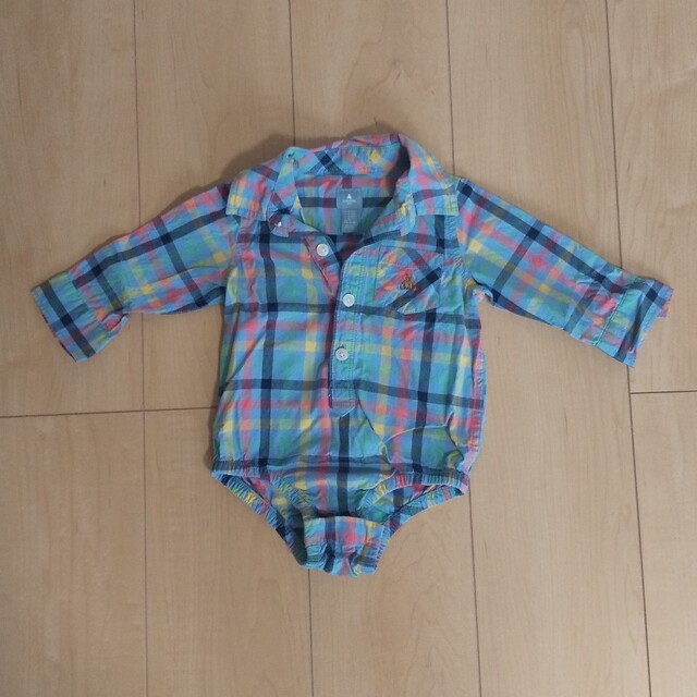 babyGAP(ベビーギャップ)の【baby gap シャツ】 キッズ/ベビー/マタニティのベビー服(~85cm)(ロンパース)の商品写真