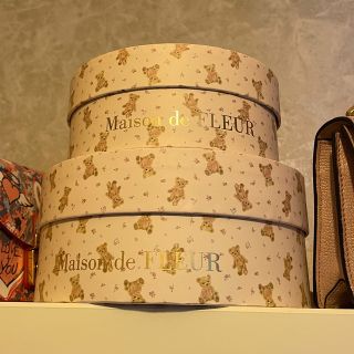 メゾンドフルール(Maison de FLEUR)のMaison de FLEURギフトボックス 限定2個セット(ショップ袋)