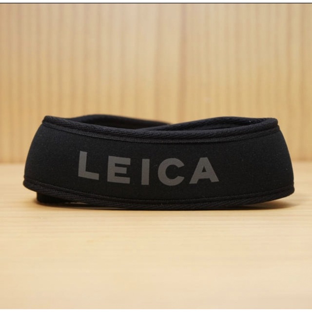 LEICA(ライカ)の★【未使用品】Leica SL2 純正ストラップ ★ スマホ/家電/カメラのカメラ(ミラーレス一眼)の商品写真