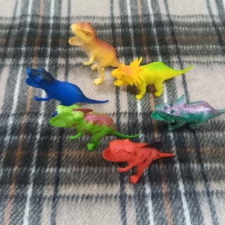 恐竜　フィギュア　６体セット(フィギュア)
