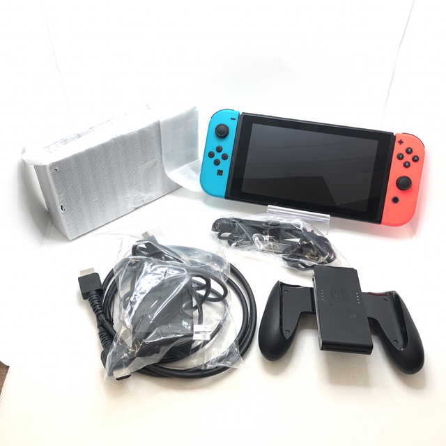 任天堂(ニンテンドウ)の美品　Nintendo Switch 本体　箱無　HAC-001[01]  YS エンタメ/ホビーのゲームソフト/ゲーム機本体(家庭用ゲーム機本体)の商品写真