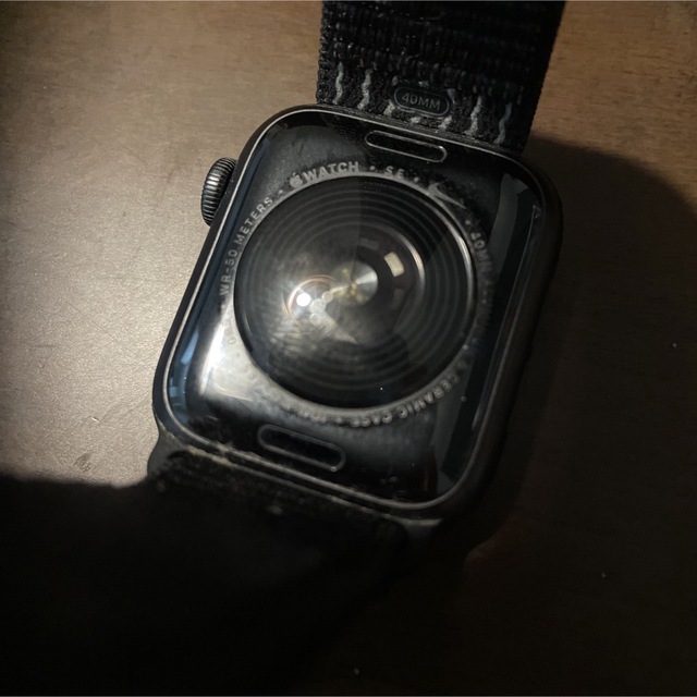 Apple Watch(アップルウォッチ)のApple Watch Nike SE(GPSモデル）40mm スペースグレイ スマホ/家電/カメラのスマホ/家電/カメラ その他(その他)の商品写真