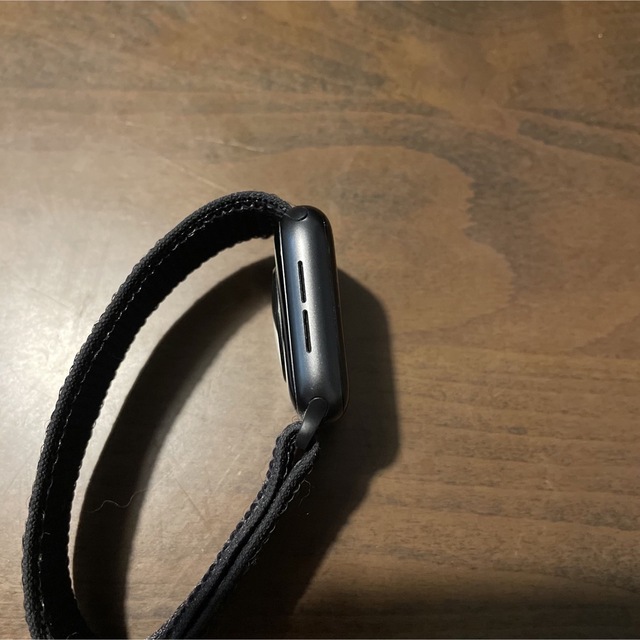 Apple Watch(アップルウォッチ)のApple Watch Nike SE(GPSモデル）40mm スペースグレイ スマホ/家電/カメラのスマホ/家電/カメラ その他(その他)の商品写真