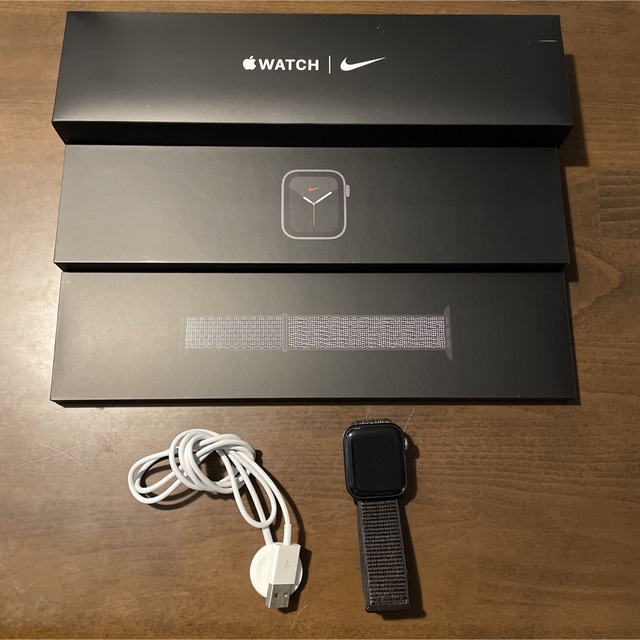 Apple Watch Nike SE  GPSモデル40mmスペースグレイ