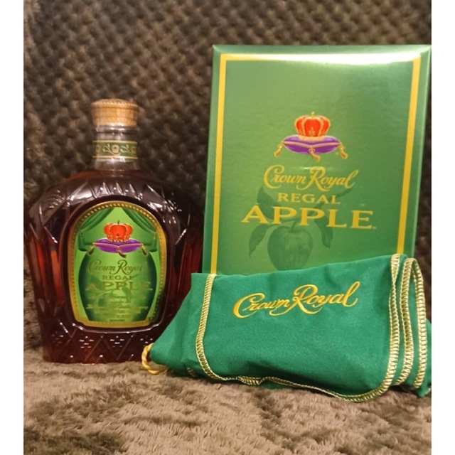 Crown Royal クラウンローヤル ウィスキー アップル味 1.75L 高評価な ...