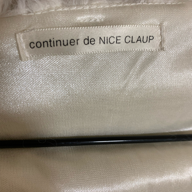 NICE CLAUP(ナイスクラップ)のcontinuer de nice claup ファーのアウター レディースのジャケット/アウター(毛皮/ファーコート)の商品写真