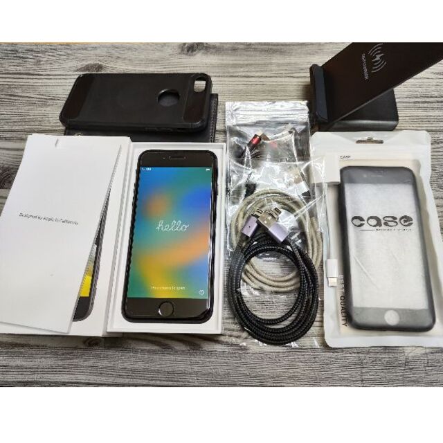 無傷美品）iphoneSE2 AppelStore直販SIMフリー版（ブラック）