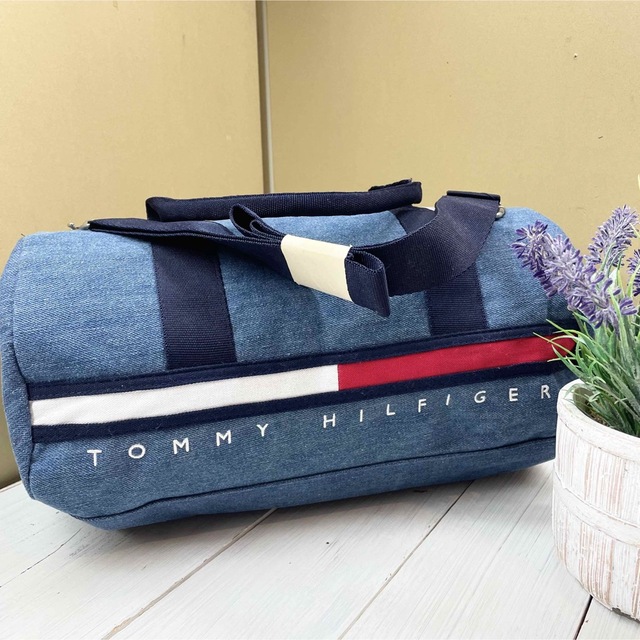 TOMMY HILFIGER(トミーヒルフィガー)のUS限定モデル！レア！プレートフラッグ/デニム/ボストンバック/トミー レディースのバッグ(ボストンバッグ)の商品写真