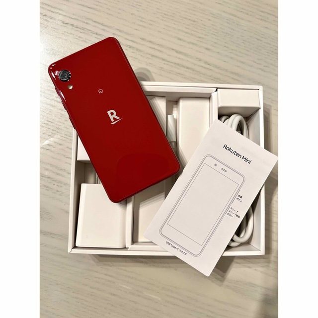 Rakuten(ラクテン)の楽天mini レッド　C330 美品 スマホ/家電/カメラのスマートフォン/携帯電話(スマートフォン本体)の商品写真