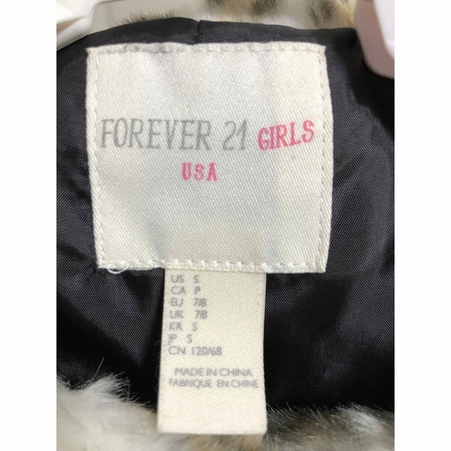 FOREVER 21(フォーエバートゥエンティーワン)の【美品】キッズコート　アウター　豹柄　Forever21  120サイズ キッズ/ベビー/マタニティのキッズ服女の子用(90cm~)(コート)の商品写真