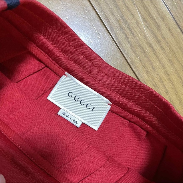 Gucci(グッチ)の●GUCCIグッチ赤×青サイドラインジャージスカート新品 キッズ/ベビー/マタニティのキッズ服女の子用(90cm~)(スカート)の商品写真