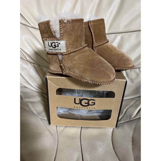 新品・未使用UGG ムートンブーツ　ベビー・キッズ