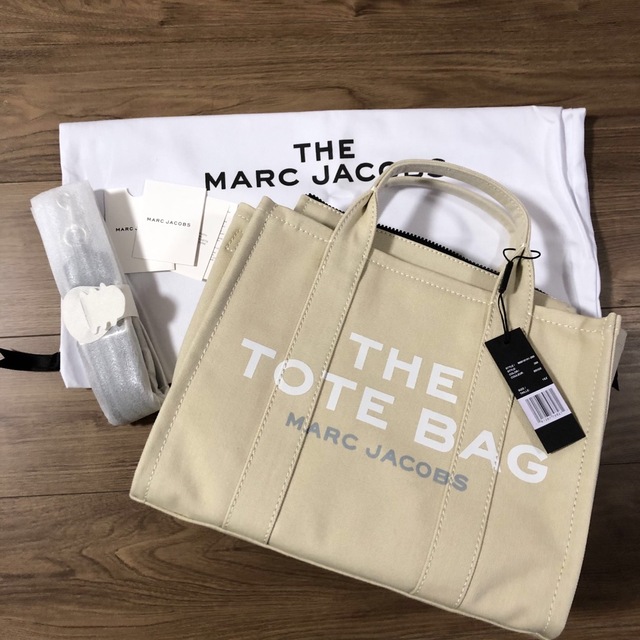 新品未使用☆大人気、MARC JACOBS/マークジェイコブスザトートバッグ