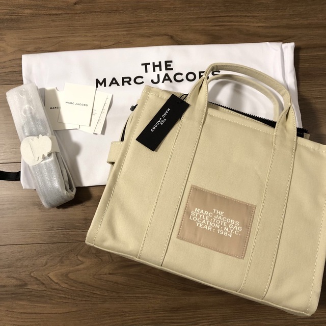 新品未使用☆大人気、MARC JACOBS/マークジェイコブスザトートバッグ