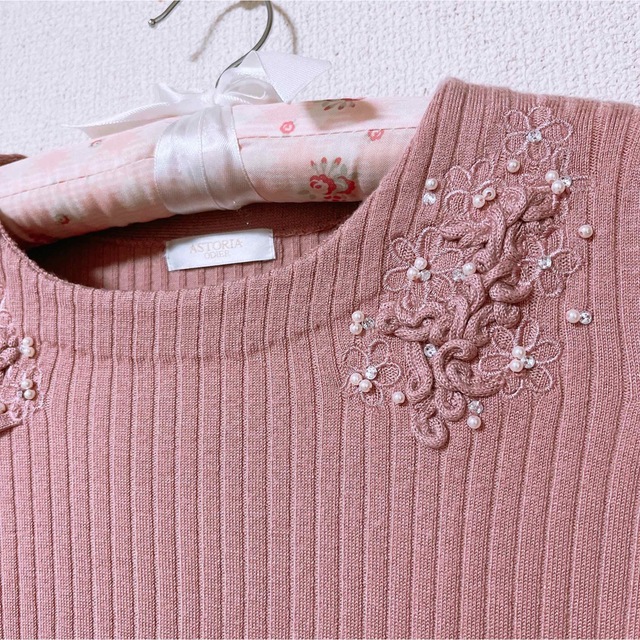 ASTORIA ODIER(アストリアオディール)のASTORIA ODIER♡お花刺繍ニット レディースのトップス(ニット/セーター)の商品写真