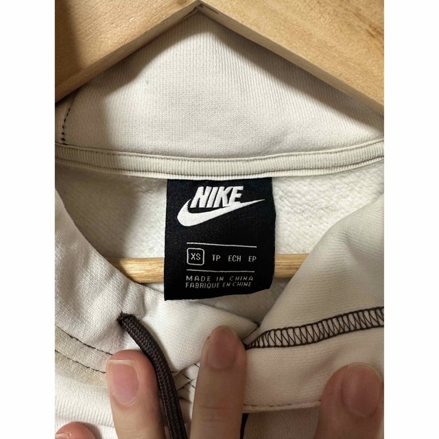 NIKE(ナイキ)の美品 メンズ XS NIKE M COTTON ED LS HOODIE メンズのトップス(パーカー)の商品写真