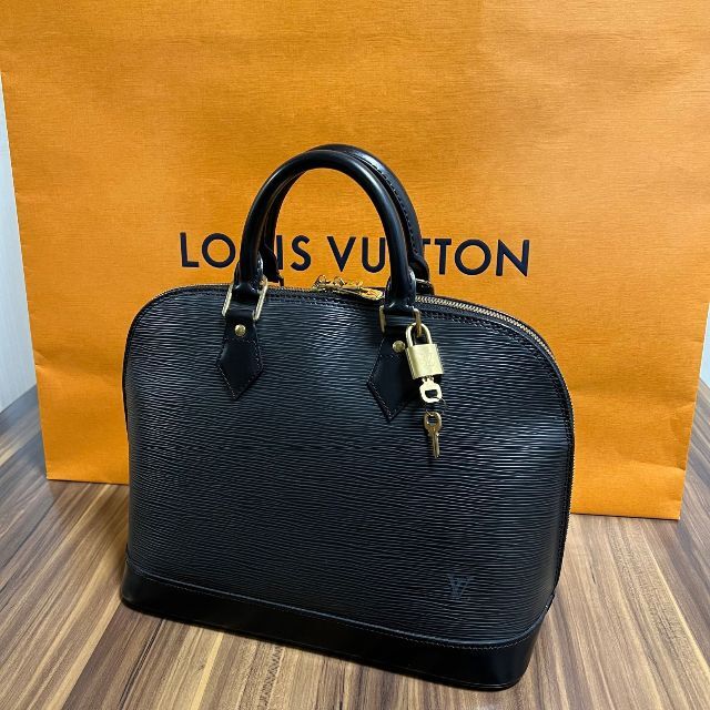流行 LOUIS M52142 エピ アルマ ハンドバッグ ⭐️極美品⭐️ルイ