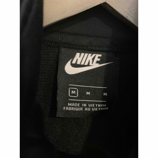 NIKE(ナイキ)のNIKE ワンポイント　ジャージ　黒　M ブラック　ライン レディースのジャケット/アウター(その他)の商品写真