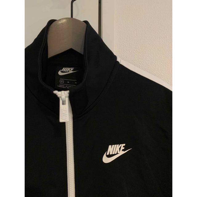 NIKE(ナイキ)のNIKE ワンポイント　ジャージ　黒　M ブラック　ライン レディースのジャケット/アウター(その他)の商品写真