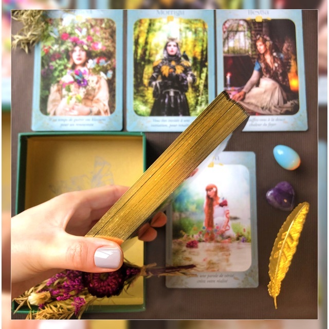 ✨金縁！ポーチ付き✨世界の女神たちを美しく描いたオラクルカード・タロットカード