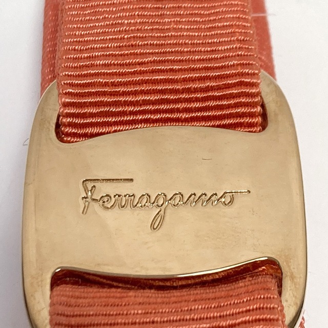 Salvatore Ferragamo(サルヴァトーレフェラガモ)の美品♡サルヴァトーレ フェラガモ ヴァラリボン バレッタ 髪留め オレンジ レディースのヘアアクセサリー(バレッタ/ヘアクリップ)の商品写真