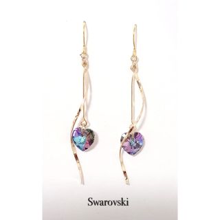 スワロフスキー(SWAROVSKI)のツイスト×ハート　スワロフスキーピアス・イヤリング　★カラーお選び頂けます★(ピアス)