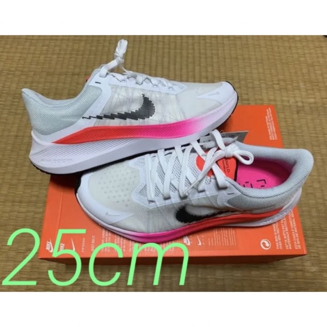 NIKE(ナイキ)のナイキ NIKE ZOOM WINFLO 8  ズーム ウィンフロー 8 メンズの靴/シューズ(スニーカー)の商品写真