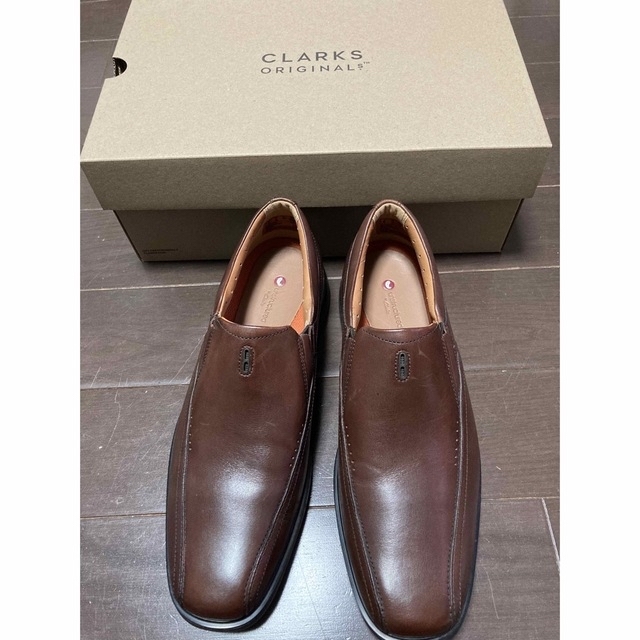 Clarks(クラークス)のCLARKS ビジネスシューズ スリッポン ブラウン メンズの靴/シューズ(ドレス/ビジネス)の商品写真
