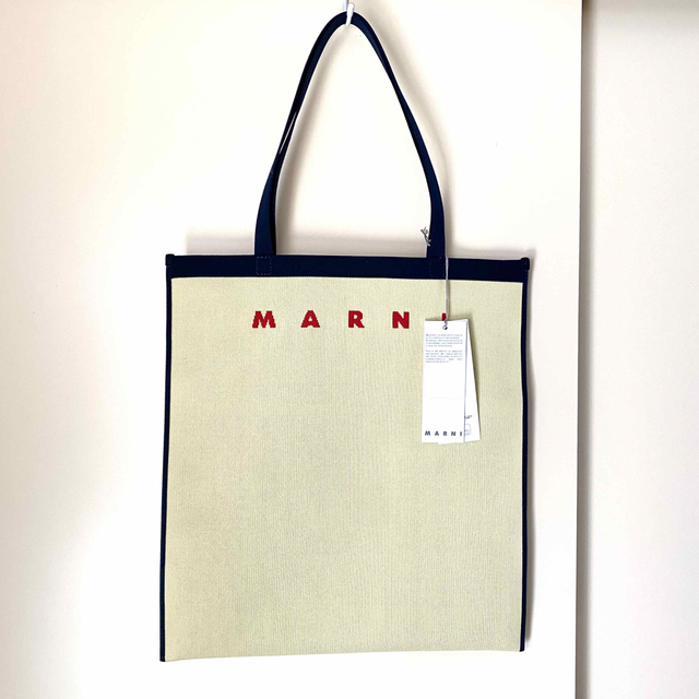 【MARNI】マルニ フラットショッピング トートバッグ(新品)