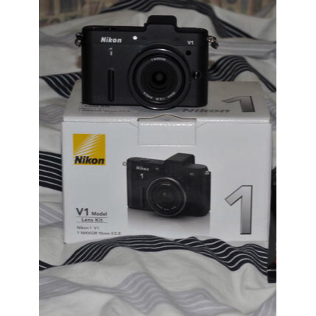 新品　Nikon　一眼 1 V1 薄型レンズキット ブラック