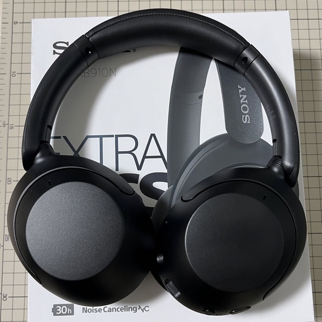 SONY(ソニー)の[中古美品]ソニー/SONY WH-XB910N  ワイヤレスヘッドホン スマホ/家電/カメラのオーディオ機器(ヘッドフォン/イヤフォン)の商品写真