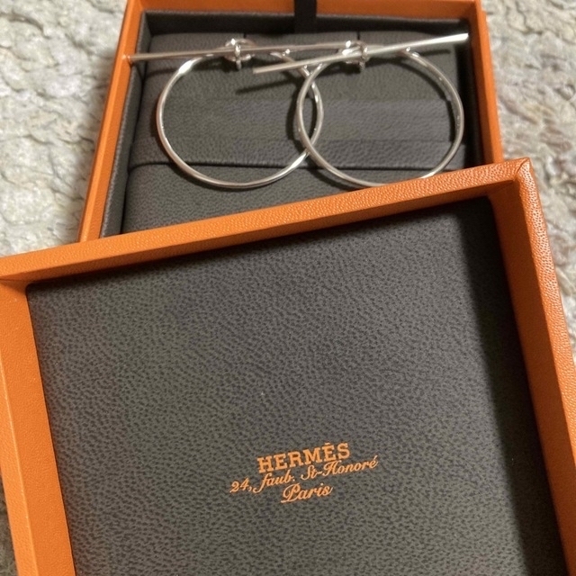 Hermes(エルメス)の【エルメス】フープピアス　MM 新品 レディースのアクセサリー(ピアス)の商品写真