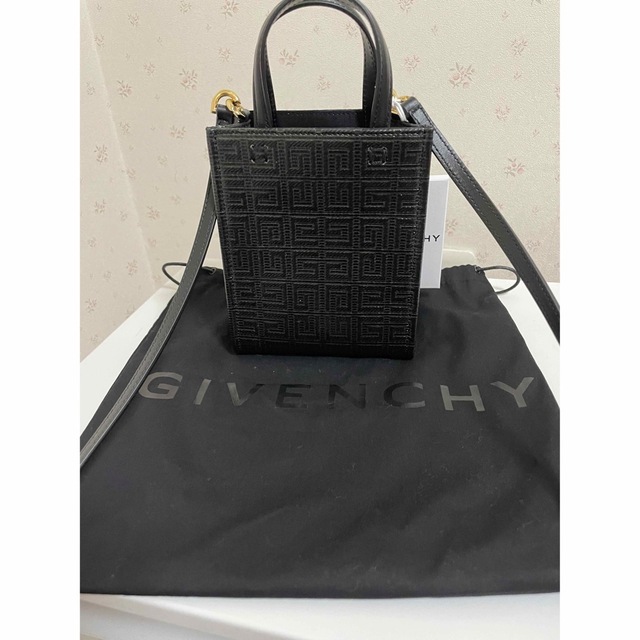 GIVENCHYショルダーバッグ