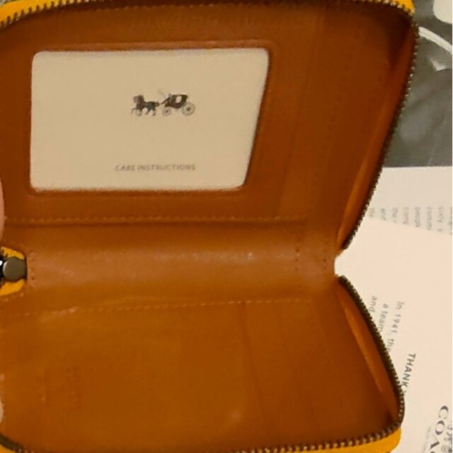 COACH(コーチ)の縁起のいい黄色　【最新作】　COACH　スヌーピー　財布 レディースのファッション小物(財布)の商品写真