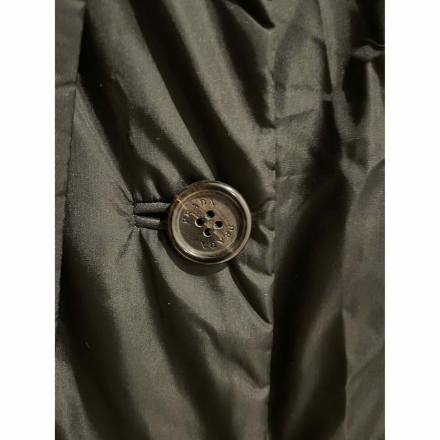 PRADA(プラダ)の希有！プラダ prada ナイロン　スカーフ付き　ダウンコート　ジャケット メンズのジャケット/アウター(トレンチコート)の商品写真