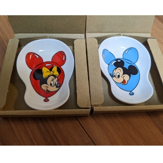 ディズニー(Disney)の★NOSTALGICA 新品未使用 定価¥1,760分  変形小皿２枚 バルーン(その他)