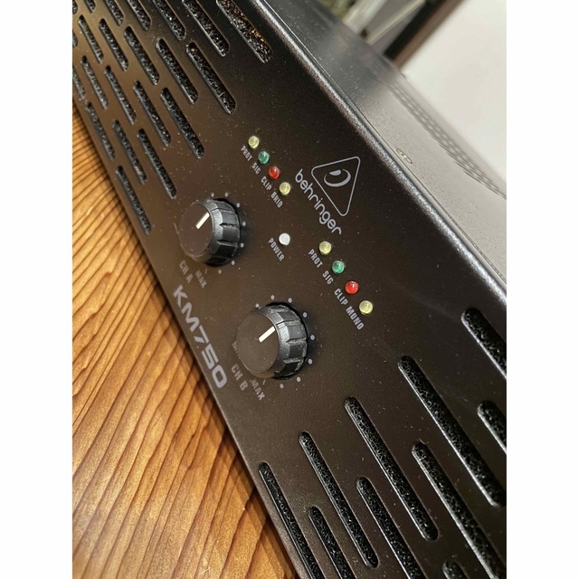 BEHRINGER KM750 パワーアンプ 400W×2(4Ω) 楽器のレコーディング/PA機器(パワーアンプ)の商品写真
