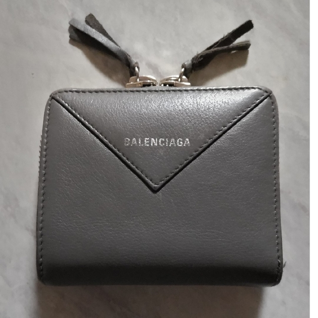 BALENCIAGA - バレンシアガ 二つ折り財布の通販 by くるりんぱ BALENCIAGA - バレンシアガ 二つ折り財布の通販 by くるりんぱ