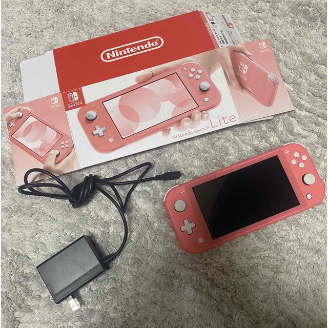 Nintendo Switch LITE コーラル