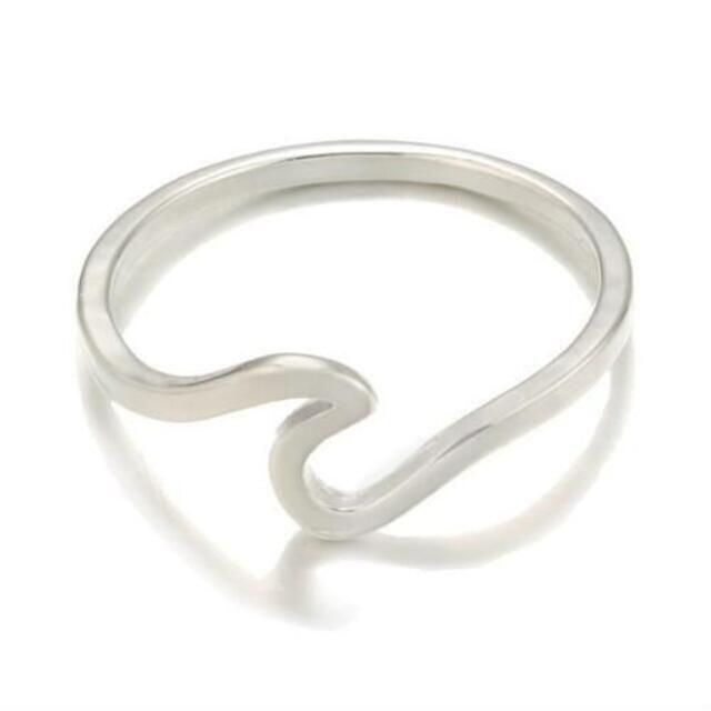 可愛い ウェーブリング ウェーブ 波型 波 リング 指輪 シルバー 16号 レディースのアクセサリー(リング(指輪))の商品写真