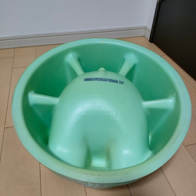 Bumbo(バンボ)のバンボ Bumbo ベビーソファ キッズ/ベビー/マタニティの寝具/家具(収納/チェスト)の商品写真