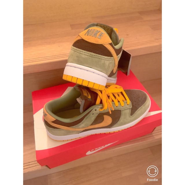 NIKE(ナイキ)のNIKEDUNKLOW『OLIVE GOLD』 メンズの靴/シューズ(スニーカー)の商品写真