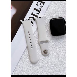 Apple Watch用　シリコン　バンド　ベルト　ベージュ　新品未使用(ラバーベルト)