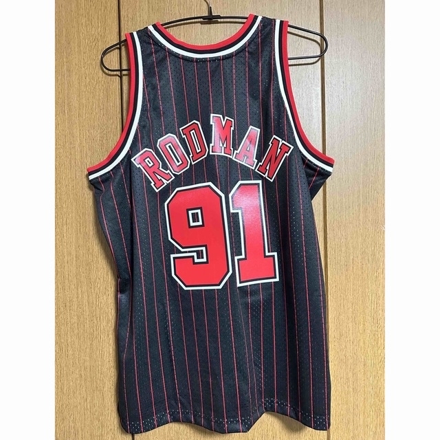 MITCHELL & NESS(ミッチェルアンドネス)のバスケ タンクトップ ミッチェル&ネス NBAブルズ デニス・ロッドマン スポーツ/アウトドアのスポーツ/アウトドア その他(バスケットボール)の商品写真