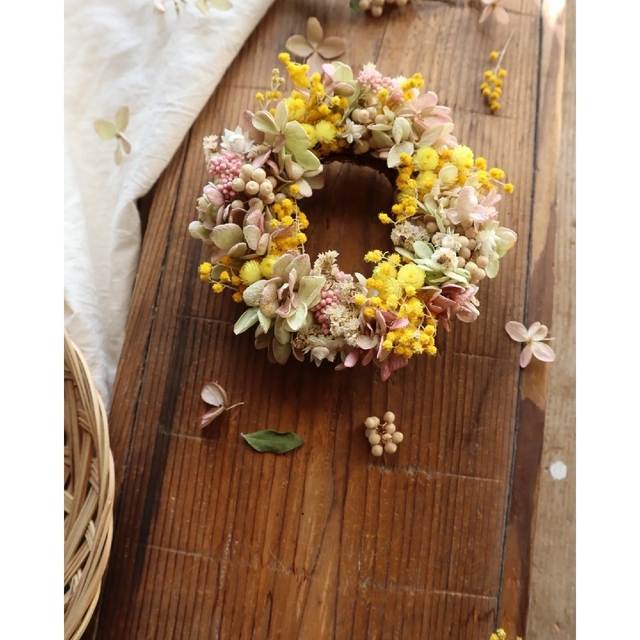 ハルイロ❁ふんわり桜色の春リース　ミモザリース　桃の節句に向けて楽しめるリース ハンドメイドのフラワー/ガーデン(リース)の商品写真